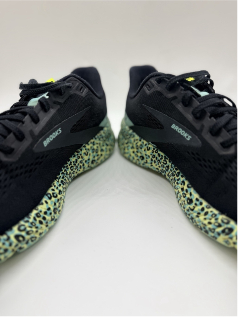 Brooks Launch 8 Electric Cheetah Women’s Size 10 Black Green Running Shoes - Picture 6 of 9